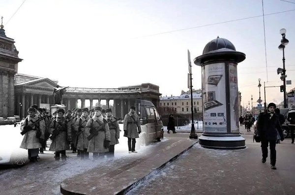:) Бывший морской летчик, а ныне фотограф Сергей Ларенков создает потрясающие коллажи, совмещая ... - 3