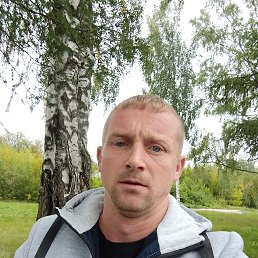 Aleksandr, 37, 