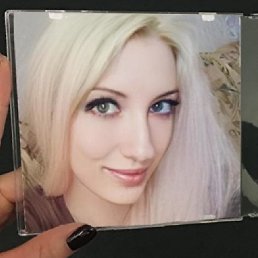 Julia, , 35 