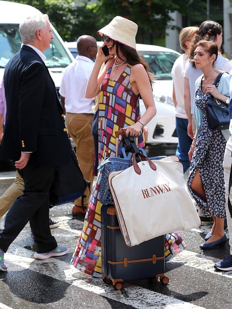      :          Prada,   ... - 4
