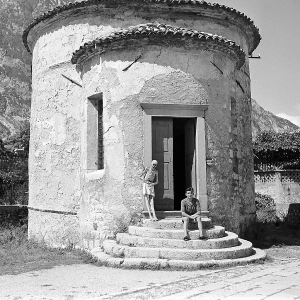 Один из самых необычных фотосетов в архивах журнала LIFE был снят в 1950 году в городке на севере ... - 2
